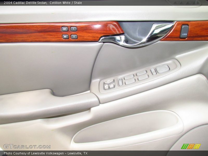 Cotillion White / Shale 2004 Cadillac DeVille Sedan