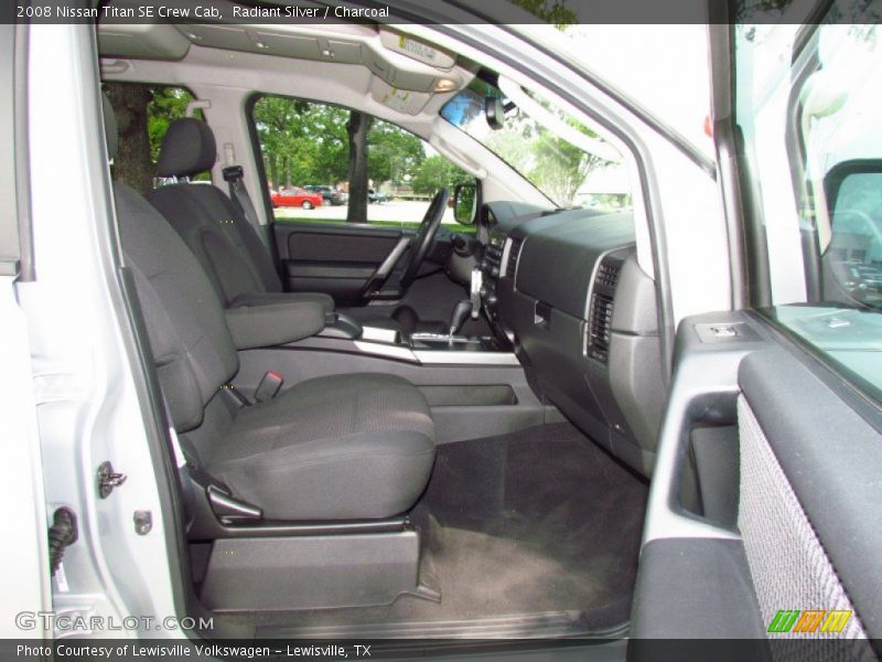 Radiant Silver / Charcoal 2008 Nissan Titan SE Crew Cab