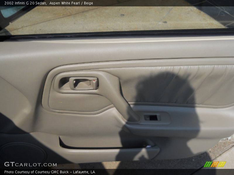 Aspen White Pearl / Beige 2002 Infiniti G 20 Sedan