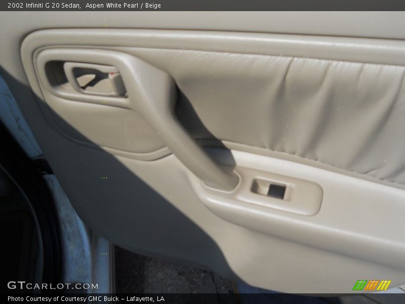 Aspen White Pearl / Beige 2002 Infiniti G 20 Sedan