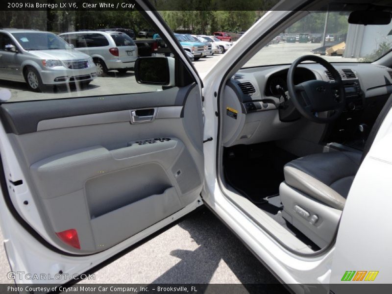 Clear White / Gray 2009 Kia Borrego LX V6