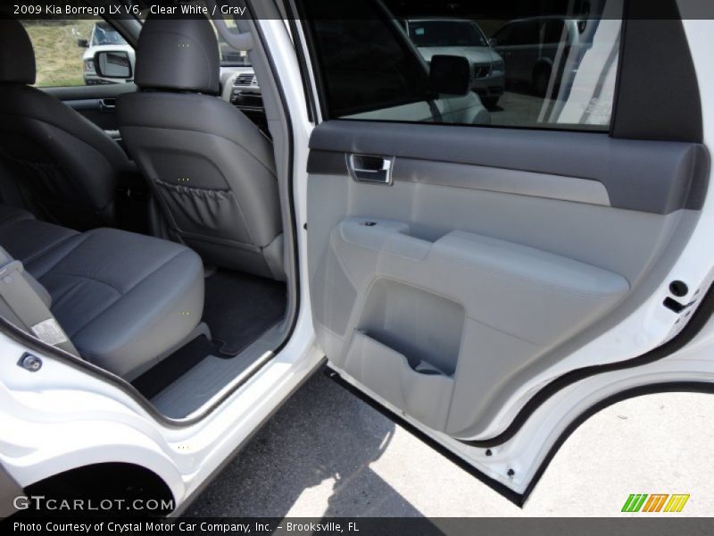 Clear White / Gray 2009 Kia Borrego LX V6