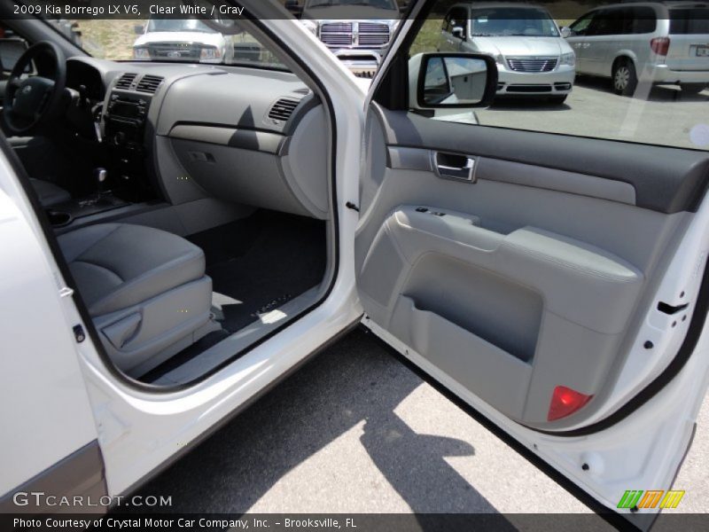 Clear White / Gray 2009 Kia Borrego LX V6