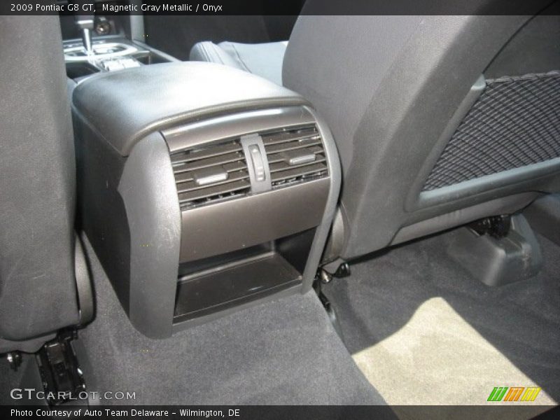 Magnetic Gray Metallic / Onyx 2009 Pontiac G8 GT