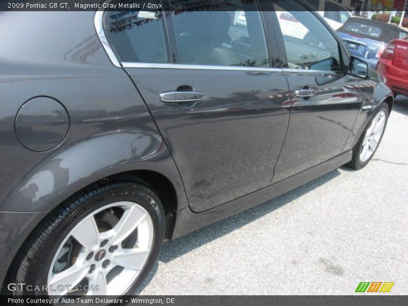 Magnetic Gray Metallic / Onyx 2009 Pontiac G8 GT