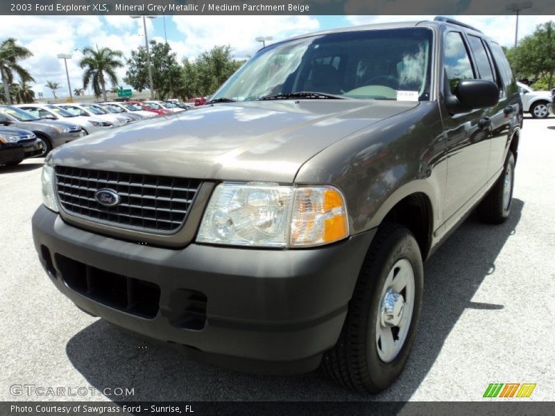 Front 3/4 View of 2003 Explorer XLS