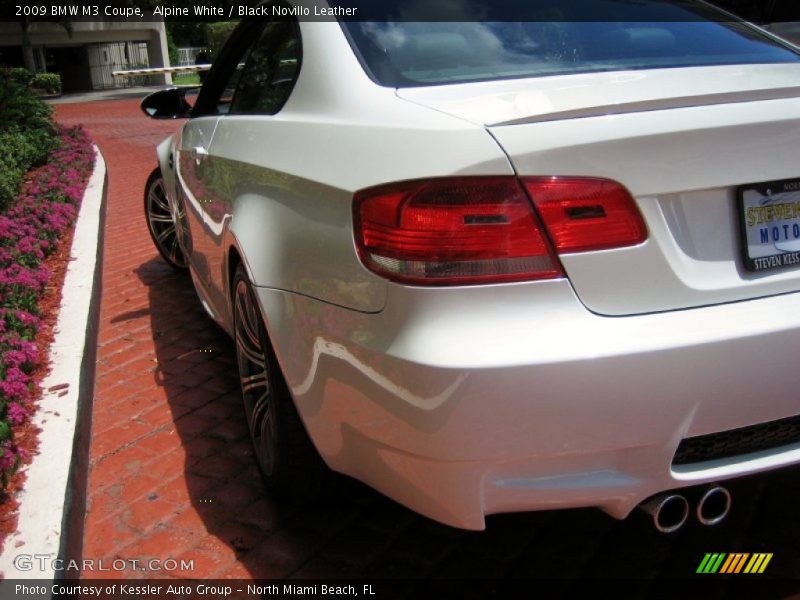 Alpine White / Black Novillo Leather 2009 BMW M3 Coupe