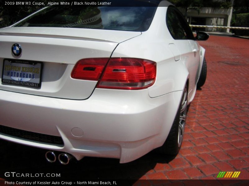 Alpine White / Black Novillo Leather 2009 BMW M3 Coupe