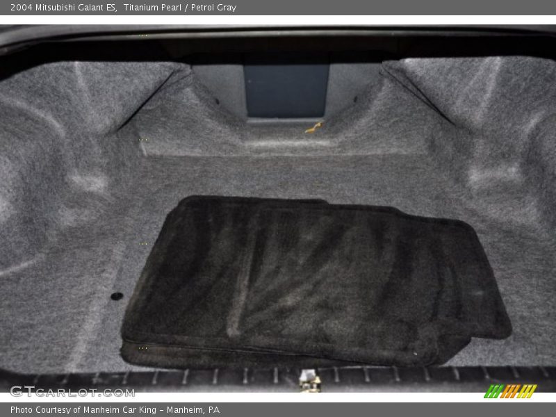 Titanium Pearl / Petrol Gray 2004 Mitsubishi Galant ES