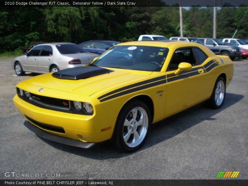 Front 3/4 View of 2010 Challenger R/T Classic