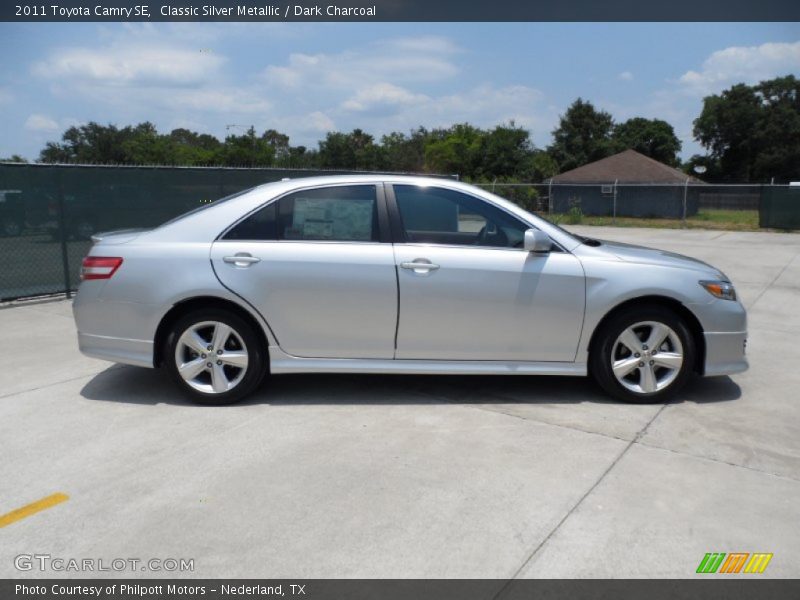Classic Silver Metallic / Dark Charcoal 2011 Toyota Camry SE