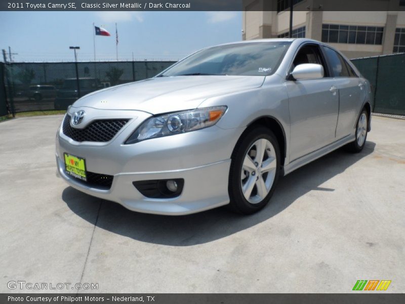 Classic Silver Metallic / Dark Charcoal 2011 Toyota Camry SE