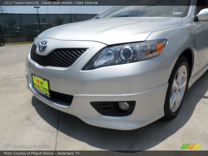 Classic Silver Metallic / Dark Charcoal 2011 Toyota Camry SE
