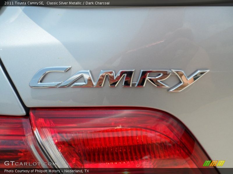 Classic Silver Metallic / Dark Charcoal 2011 Toyota Camry SE