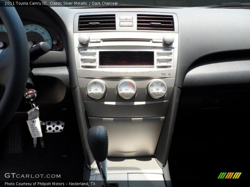Classic Silver Metallic / Dark Charcoal 2011 Toyota Camry SE