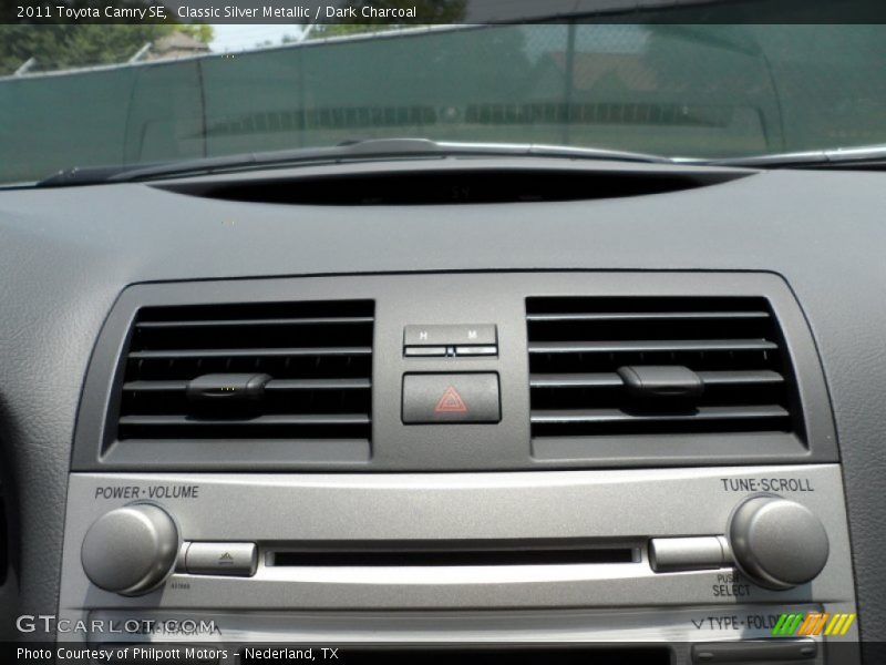 Classic Silver Metallic / Dark Charcoal 2011 Toyota Camry SE