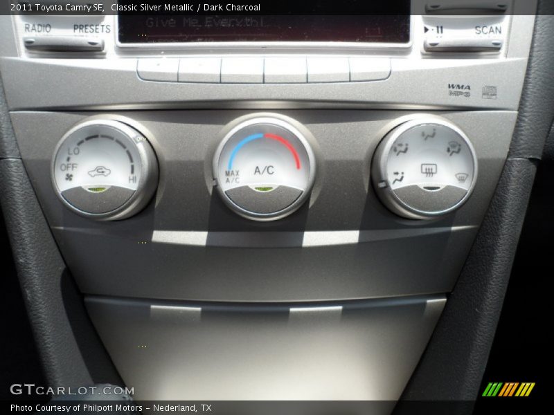 Classic Silver Metallic / Dark Charcoal 2011 Toyota Camry SE