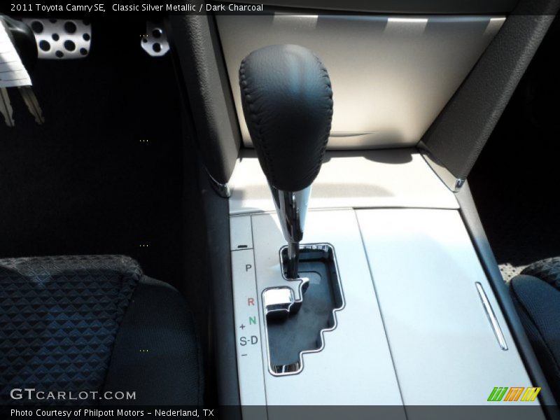 Classic Silver Metallic / Dark Charcoal 2011 Toyota Camry SE