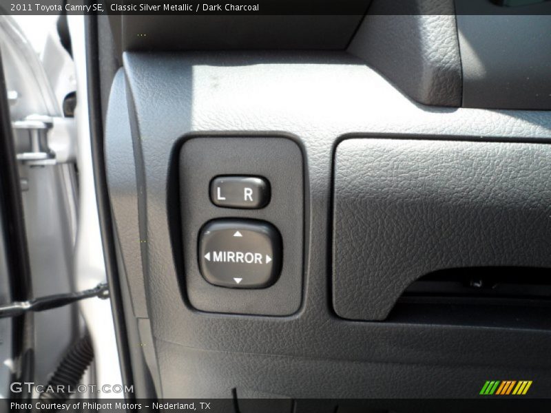 Classic Silver Metallic / Dark Charcoal 2011 Toyota Camry SE