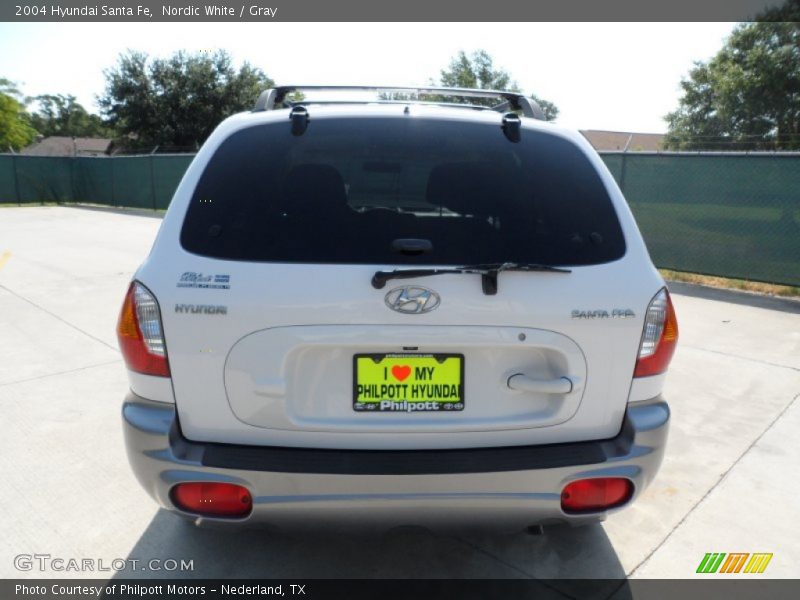 Nordic White / Gray 2004 Hyundai Santa Fe