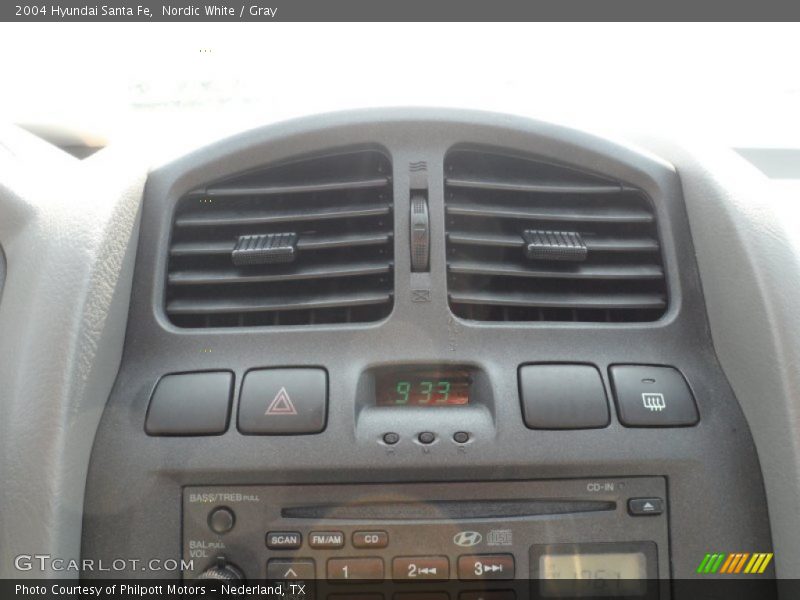 Nordic White / Gray 2004 Hyundai Santa Fe