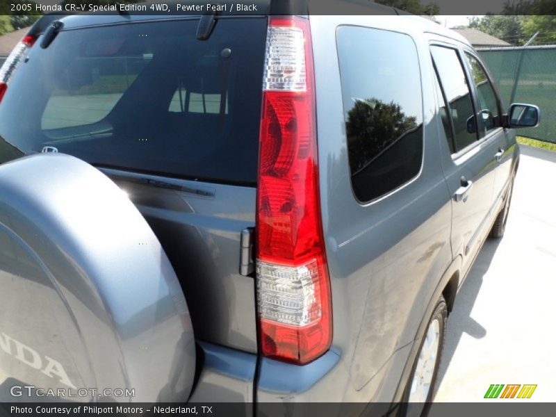 Pewter Pearl / Black 2005 Honda CR-V Special Edition 4WD