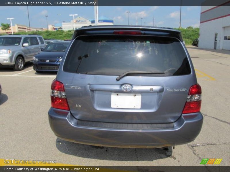 Bluestone Metallic / Ivory 2004 Toyota Highlander V6