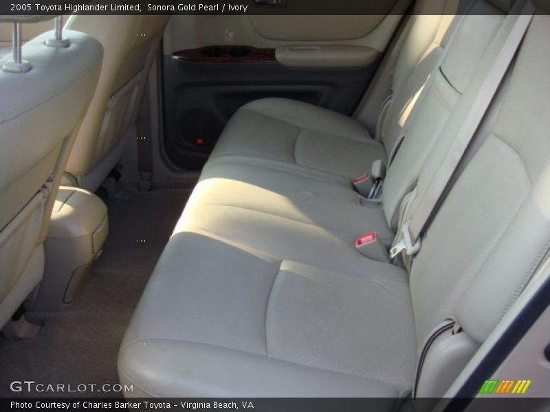 Sonora Gold Pearl / Ivory 2005 Toyota Highlander Limited