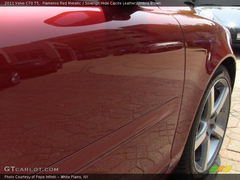 Flamenco Red Metallic / Soverign Hide Calcite Leather/Umbra Brown 2011 Volvo C70 T5
