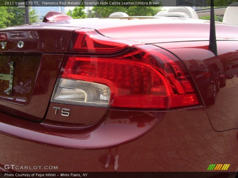 Flamenco Red Metallic / Soverign Hide Calcite Leather/Umbra Brown 2011 Volvo C70 T5