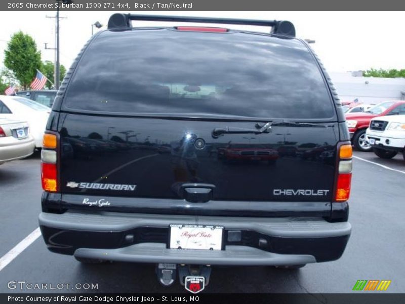 Black / Tan/Neutral 2005 Chevrolet Suburban 1500 Z71 4x4