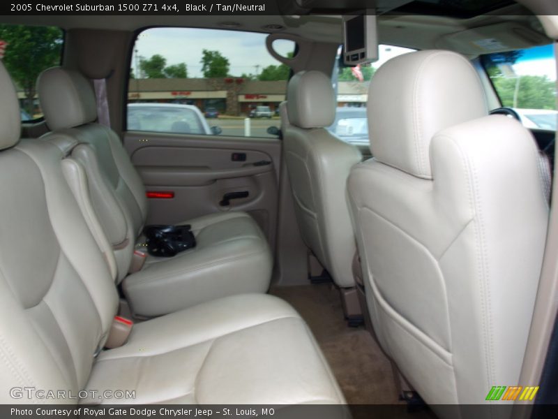 Black / Tan/Neutral 2005 Chevrolet Suburban 1500 Z71 4x4