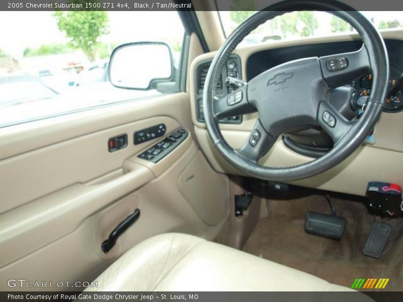 Black / Tan/Neutral 2005 Chevrolet Suburban 1500 Z71 4x4