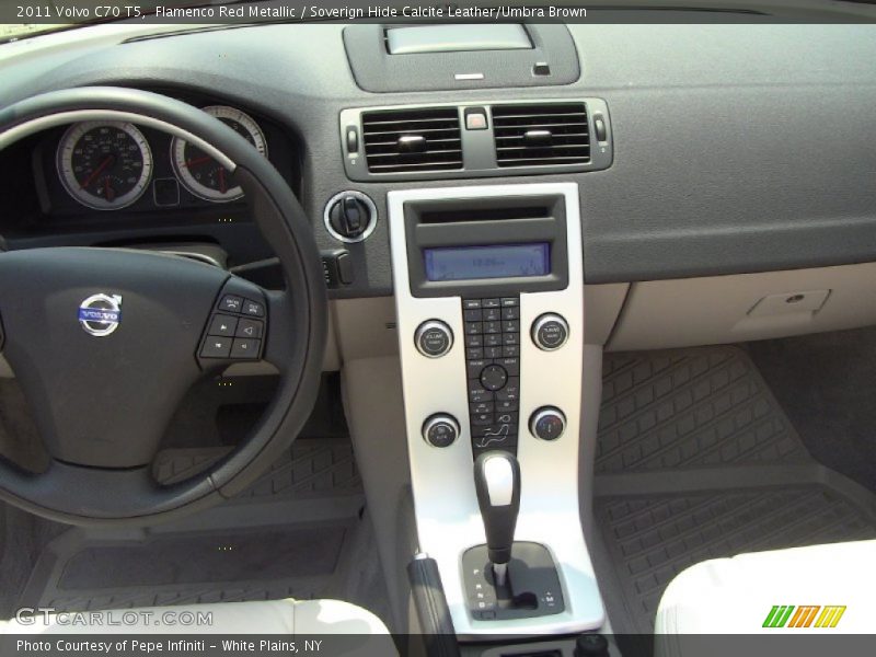 Flamenco Red Metallic / Soverign Hide Calcite Leather/Umbra Brown 2011 Volvo C70 T5