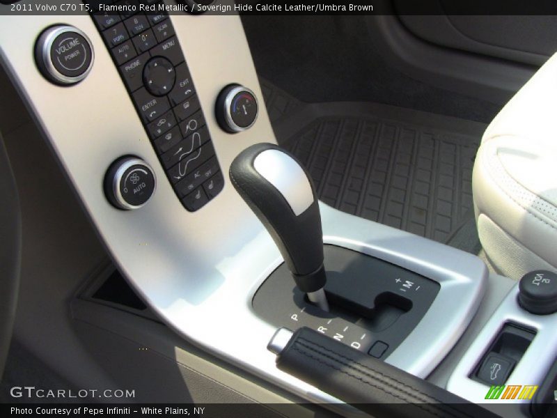 Flamenco Red Metallic / Soverign Hide Calcite Leather/Umbra Brown 2011 Volvo C70 T5