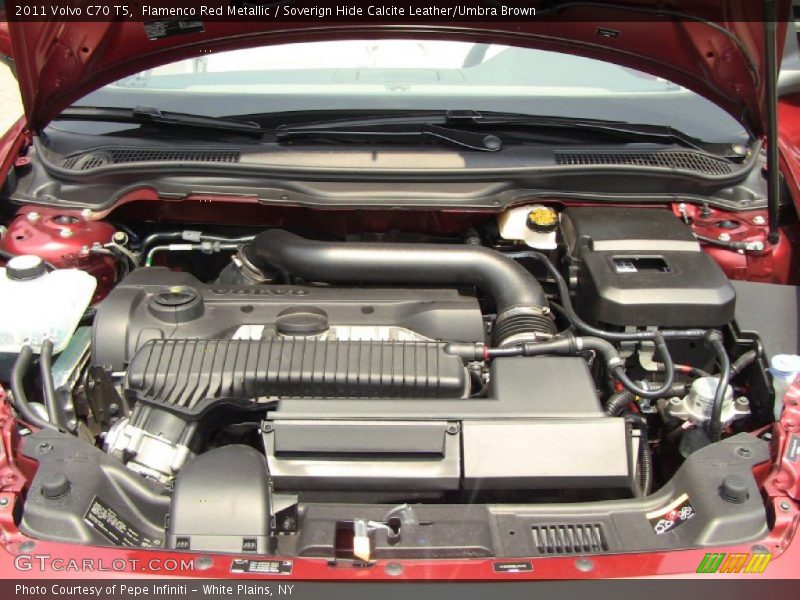 Flamenco Red Metallic / Soverign Hide Calcite Leather/Umbra Brown 2011 Volvo C70 T5