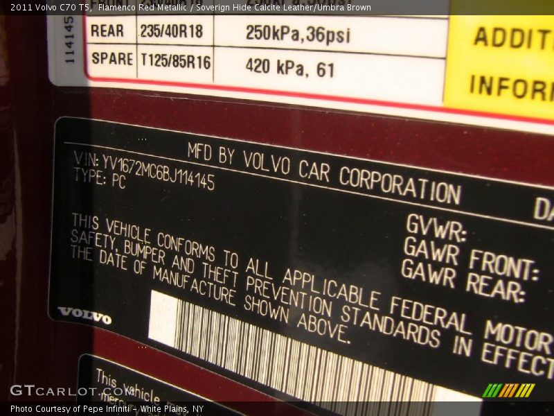 Flamenco Red Metallic / Soverign Hide Calcite Leather/Umbra Brown 2011 Volvo C70 T5