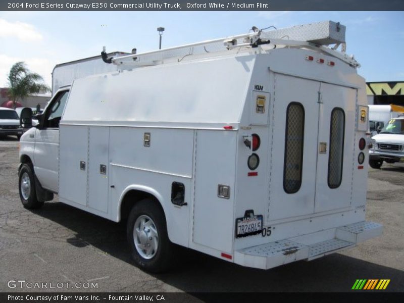 Oxford White / Medium Flint 2004 Ford E Series Cutaway E350 Commercial Utility Truck