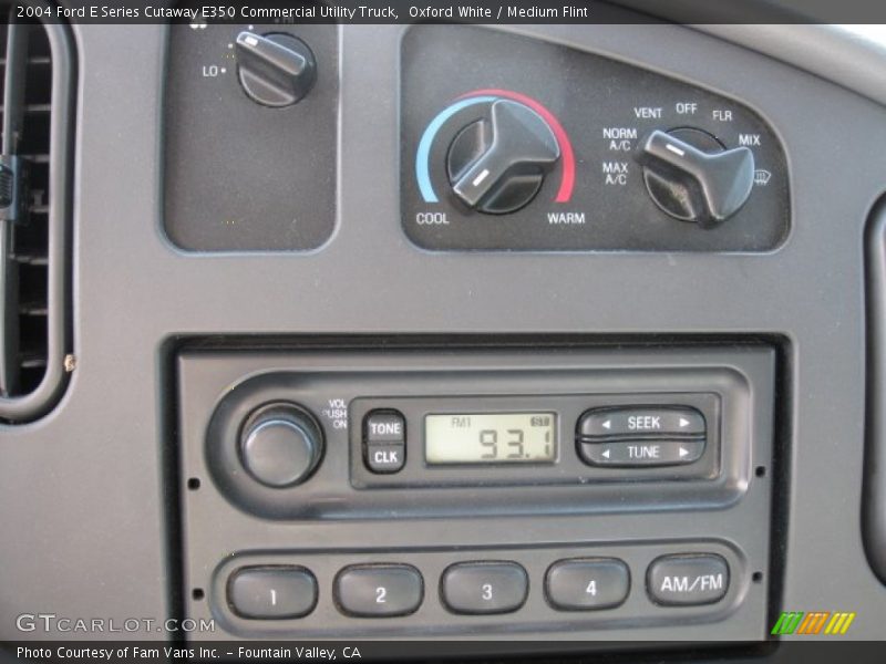 Oxford White / Medium Flint 2004 Ford E Series Cutaway E350 Commercial Utility Truck