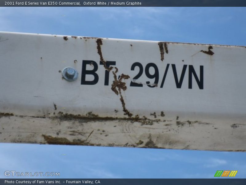 Oxford White / Medium Graphite 2001 Ford E Series Van E350 Commercial