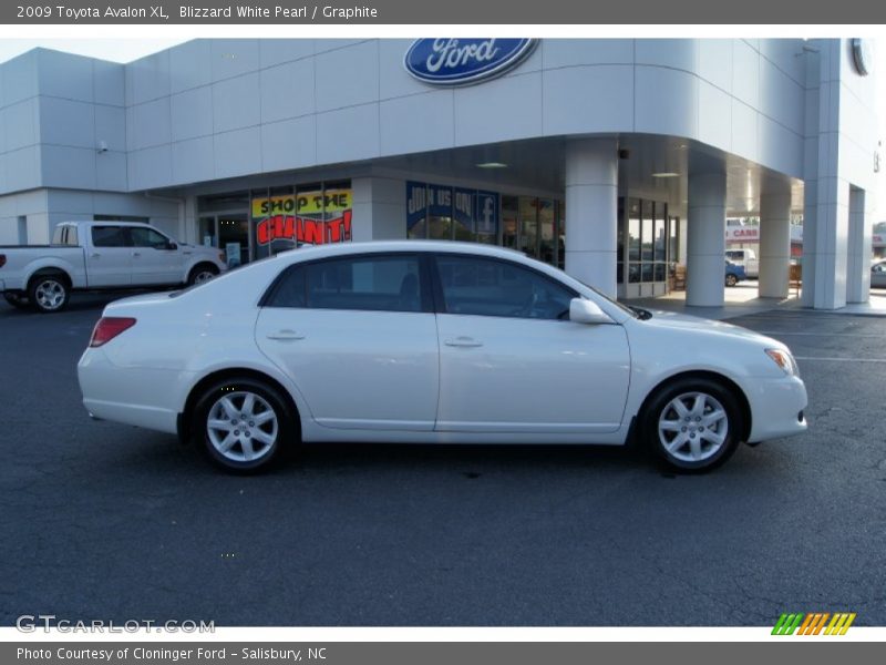 Blizzard White Pearl / Graphite 2009 Toyota Avalon XL