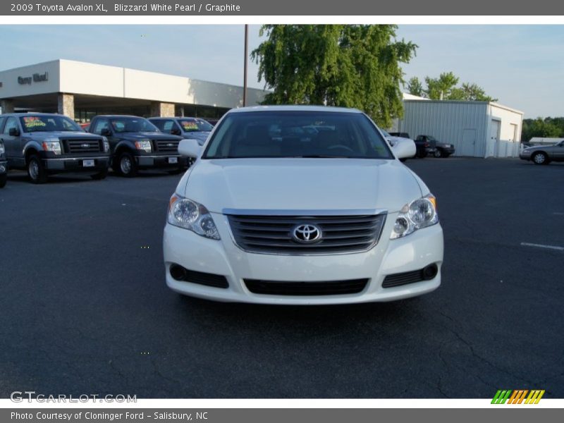 Blizzard White Pearl / Graphite 2009 Toyota Avalon XL