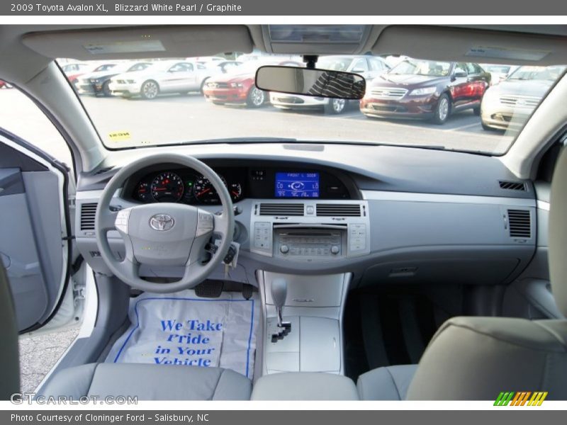 Blizzard White Pearl / Graphite 2009 Toyota Avalon XL