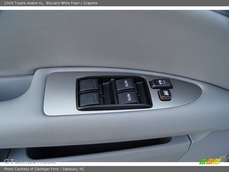 Blizzard White Pearl / Graphite 2009 Toyota Avalon XL
