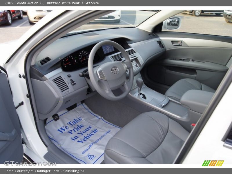 Blizzard White Pearl / Graphite 2009 Toyota Avalon XL