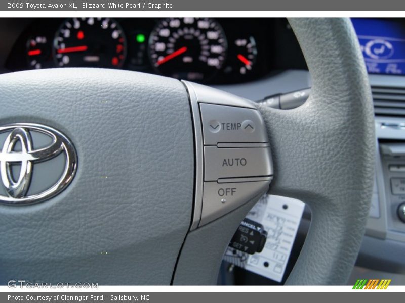 Blizzard White Pearl / Graphite 2009 Toyota Avalon XL