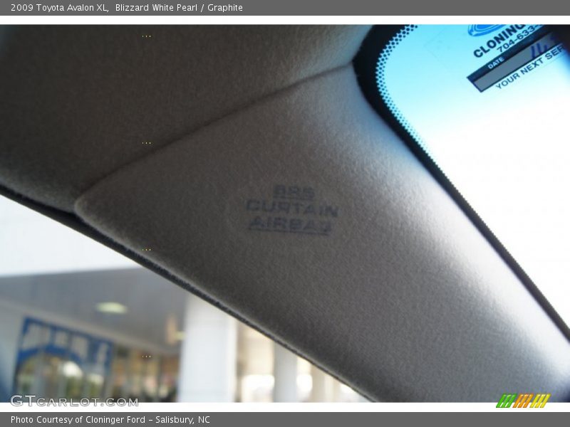 Blizzard White Pearl / Graphite 2009 Toyota Avalon XL