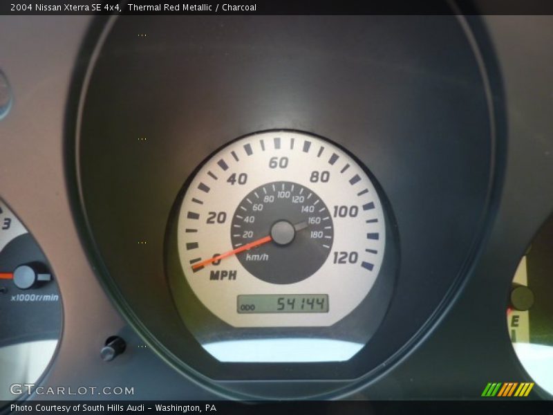 Thermal Red Metallic / Charcoal 2004 Nissan Xterra SE 4x4