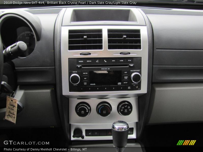 Controls of 2010 Nitro SXT 4x4