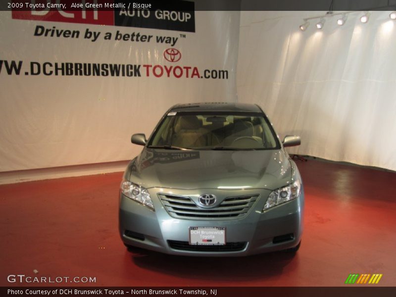 Aloe Green Metallic / Bisque 2009 Toyota Camry